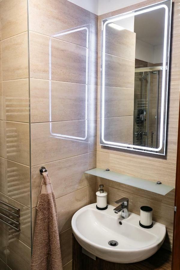 Doczy Private Apartment Debrecen Exterior foto